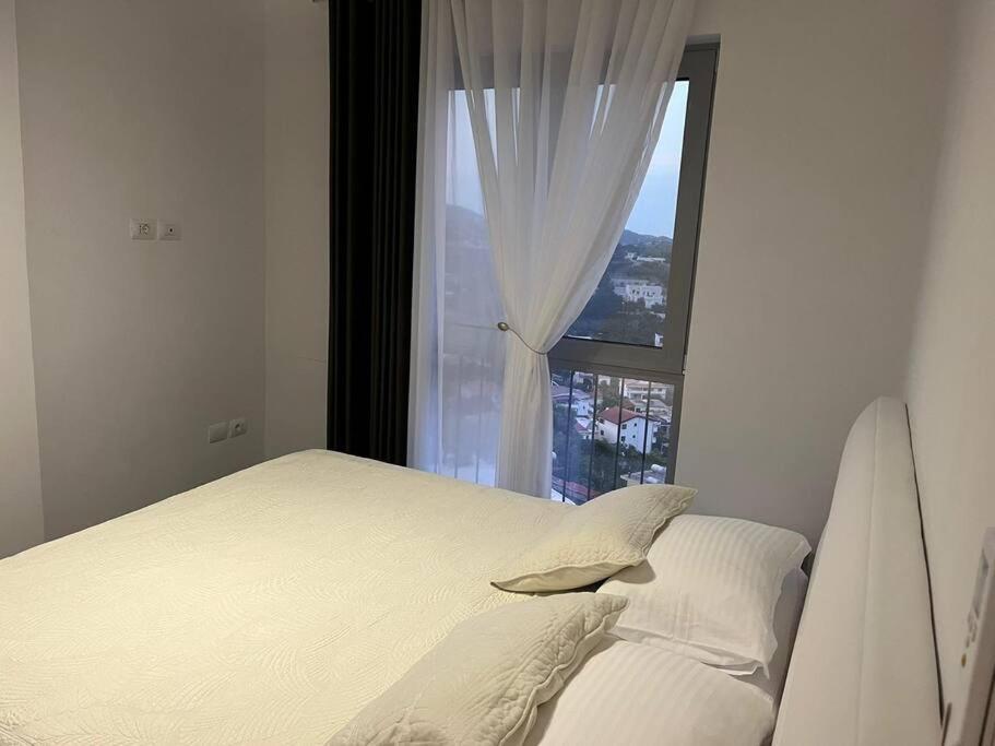 Royal Hill Apartments 2 By Ps ดูร์เรส ภายนอก รูปภาพ