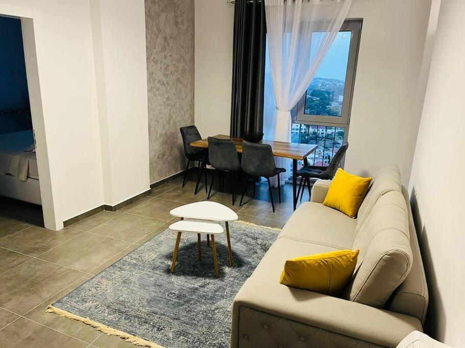 Royal Hill Apartments 2 By Ps ดูร์เรส ภายนอก รูปภาพ